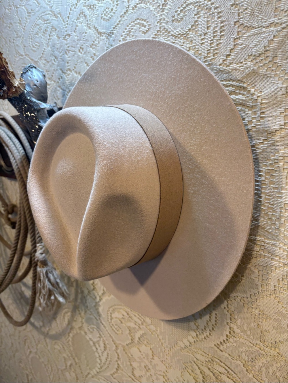 Womens Wide Brim Felt Fedora Hat - Beige